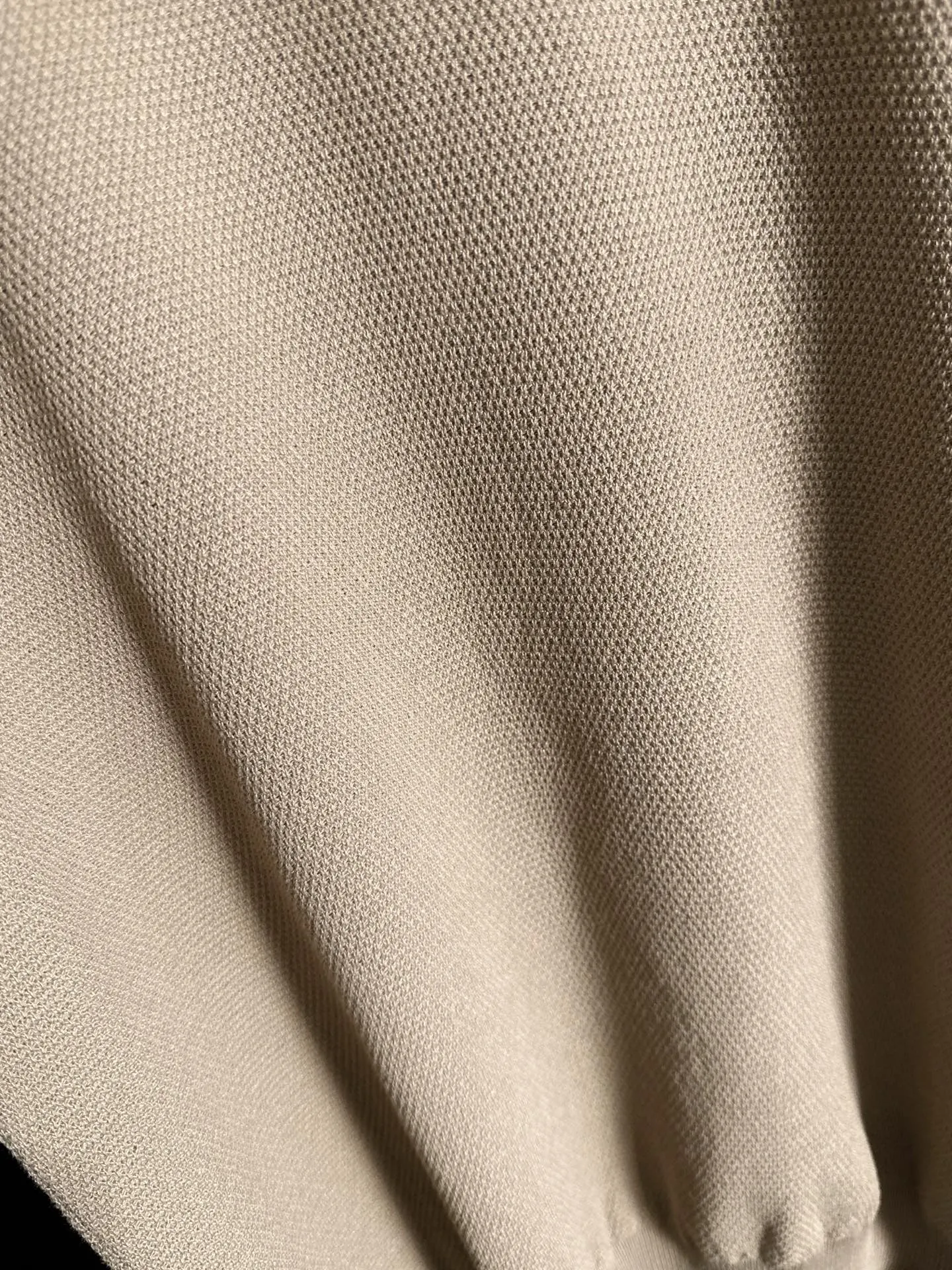Next day shipment LP high quality Loro Piana 26ss New Arrival men's short-sleeved T-shirt Made of combed cotton yarn knitted cotton fabric, no pressure when entering and exiting the counter Exclusive control of raw materials It feels substantial when weighed, and the upper body is more textured than ordinary T-shirts. This texture can cope with the weather easily and is suitable for both hot and cold! Loose fit design, looks noble. The only correct version is available Size: M to XXXL